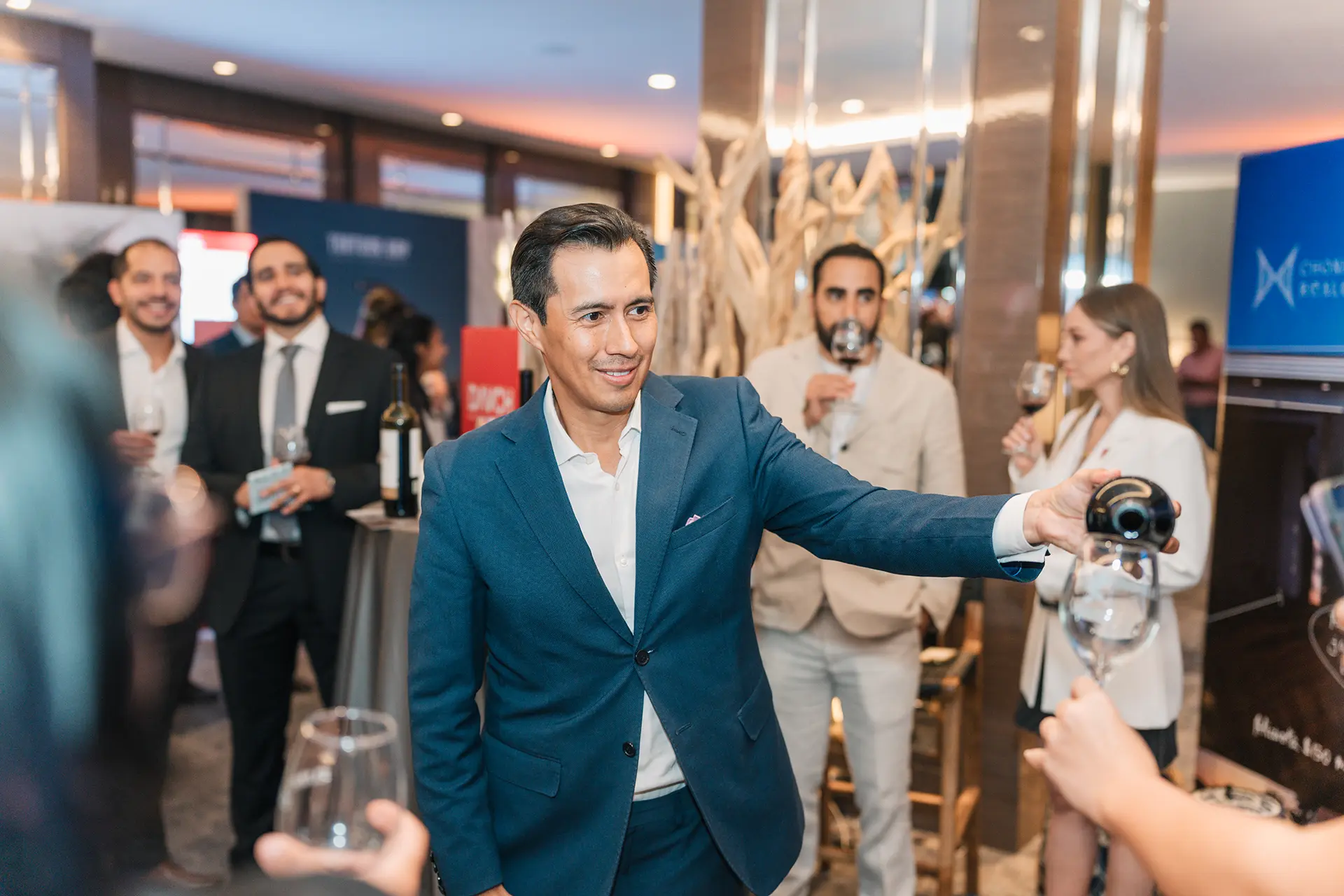 Servicio de cata de vino durante el evento